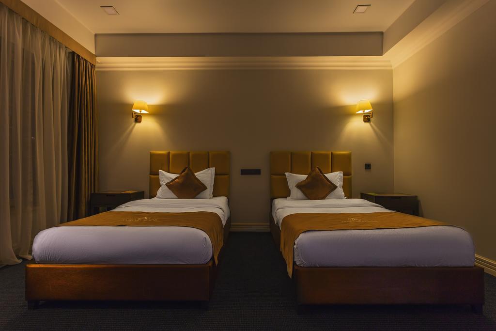 Ambassador Hotel Bichkek Extérieur photo